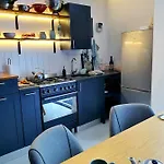 Urban Haven In Vibrant Green Point